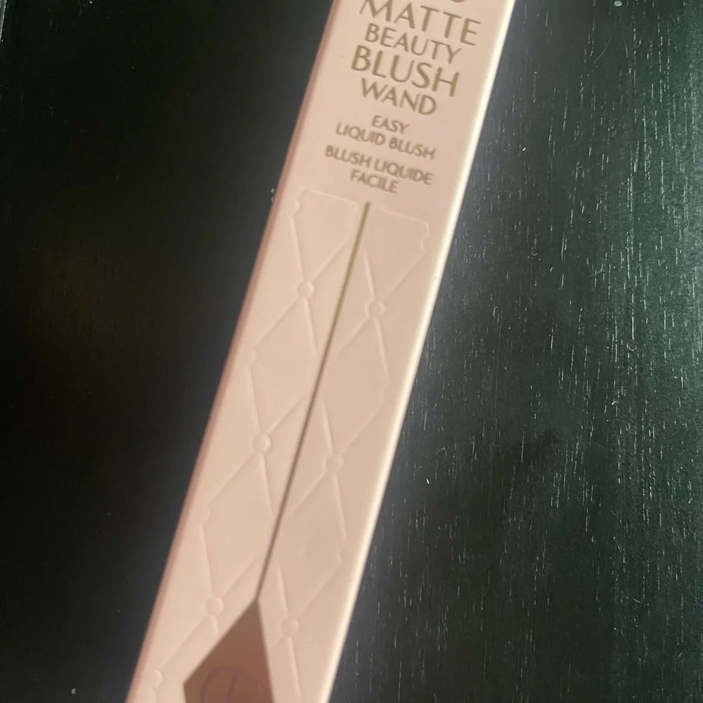 🔥BRAND NEW Charlotte Tilbury Matte Beauty Blush Wand in pillow talk